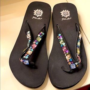 Yellow Box flip flops size 3 girls